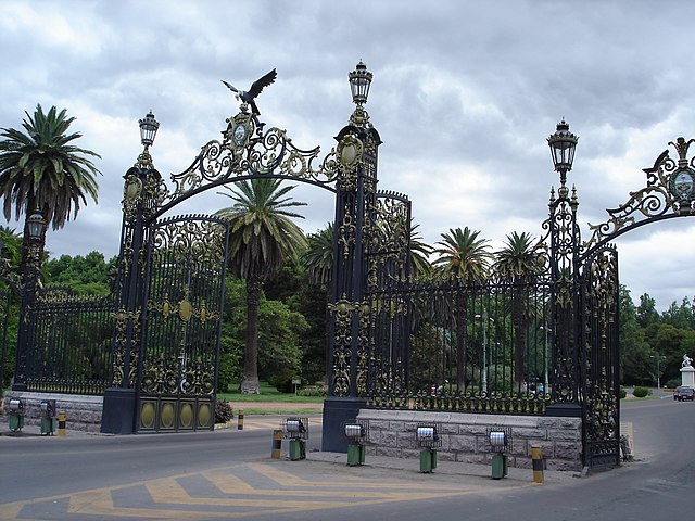 Entrada al Parque San Martín